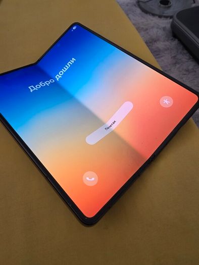 Samsung Galaxy Fold 4  512g (Can't open flat)
