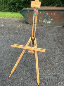 Artist easel