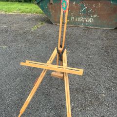 Artist easel