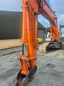 Hitachi zaxis  210.3