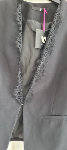 Lace Trim Blazer. Size 18. New