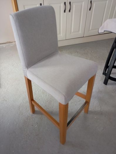 bar stool