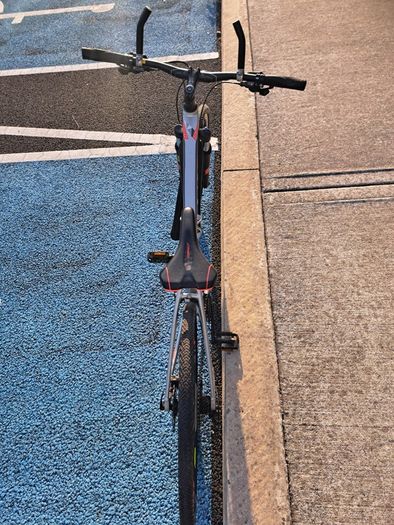 Giant Roam hybrid bike