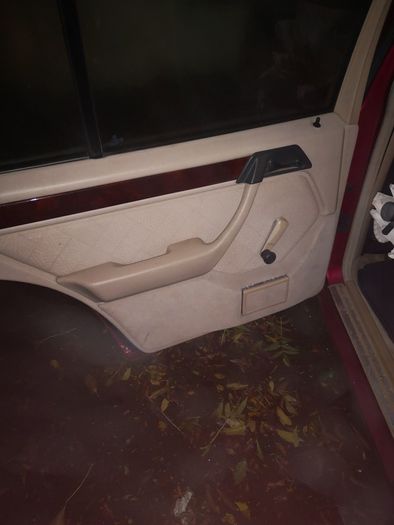 Mercedes W124 e200 Interior