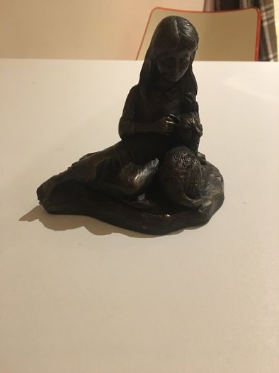 Figurine - Royal Tara Girl & Cat (bronze collection)