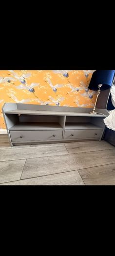 Grey table unit