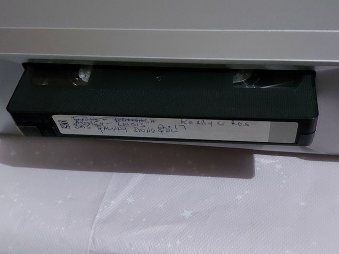 DAEWOO VHS Player, Silver, Model No. ST220PI, in excellent condition, seems to be working fine