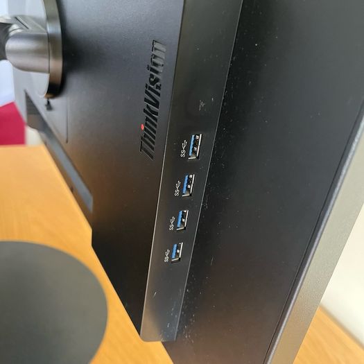 Lenovo ThinkVision Monitor Screen 24"