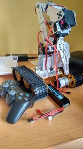 Robot Arm + metallic Tank car Arduino STEM education