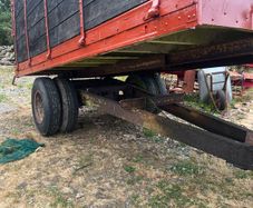Tipping trailer 127