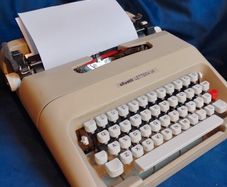 Vintage Olivetti Lettera 35 Portable Typewriter with Hard Case