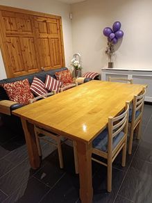 dining table & chairs