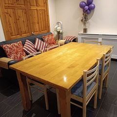 dining table & chairs