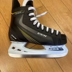 Ice Hockey Skates CCM Size 41 Brand New