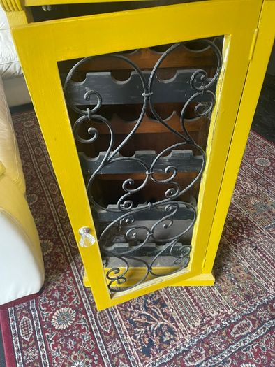 Wine cabinet
