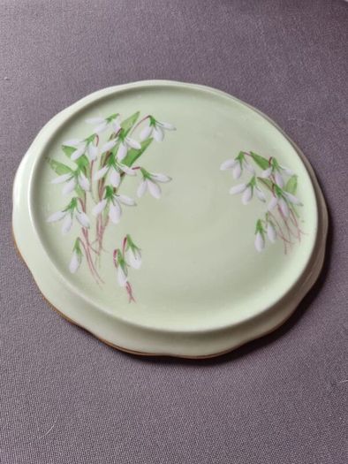 Royal Albert "Laurentian Snowdrop"  Bone China Teapot Holder Stand