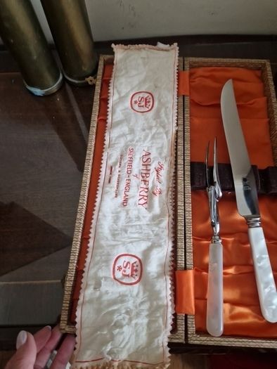 Vintage carving set