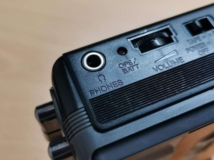 AIWA HS-T210A Walkman Cassette Player