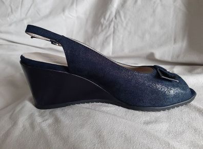 size 6 Fiorella navy wedge sandal