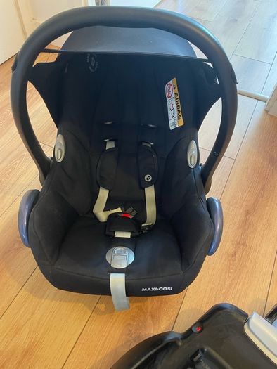maxi cosy car seat and base