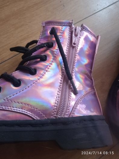 Girls boots