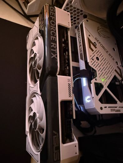 Asus Gforce RTX4070