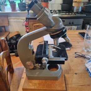Microscope