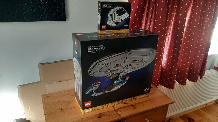 Lego USS Enterprise NCC-1701-D (10356-1) plus Lego Type-15 Shuttlepod (40768-1)