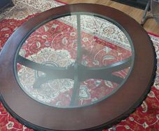 Round coffee table