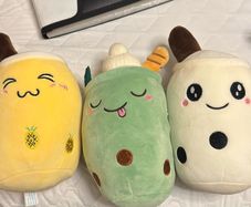 60 plushy toys