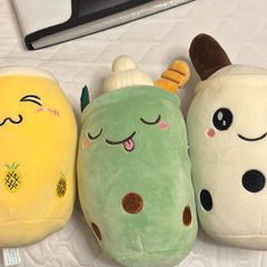 60 plushy toys