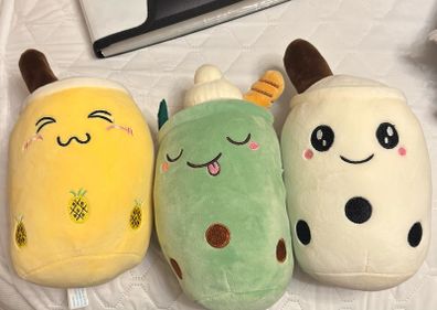 60 plushy toys