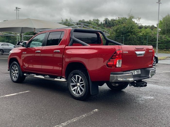 Toyota HiLux Invincible