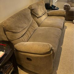 3 Seater Recliner (plug-in)