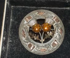 Ward Brothers WBS Sterling Silver and 9ct gold Thistle Pin brooch with hallmarks on silver and on gold portions 1954