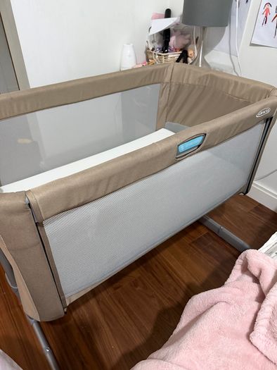 Next to me Graco Sweet2Sleep Bedside Crib Oatmeal