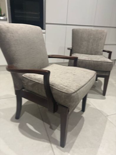 Gorgeous PARKER KNOLL chair pair model 731