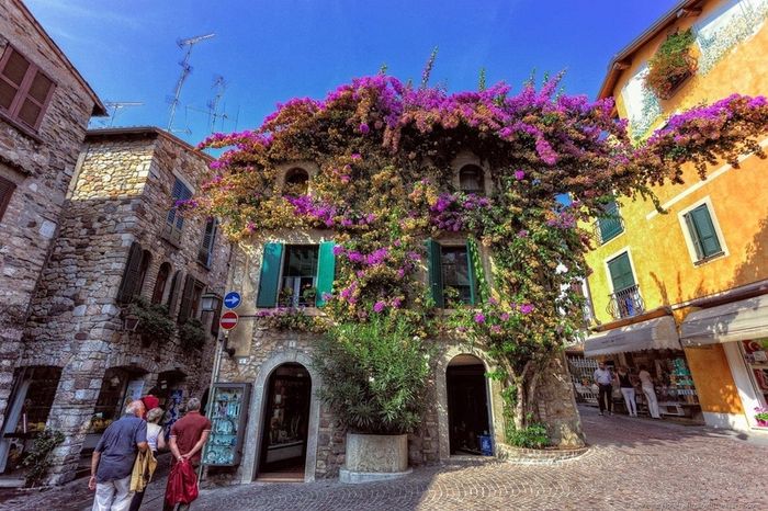 Lake Garda, Sirmione: Flights & Acc' for 3ppl