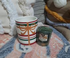 Yankee candle votive holder and candle