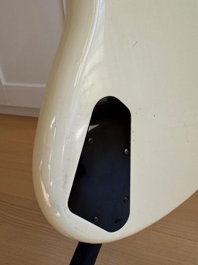 1988 Yamaha Motion B medium scale Bass