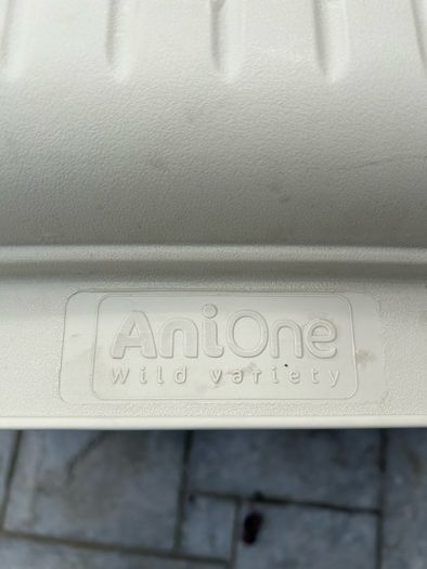 Dog transport box