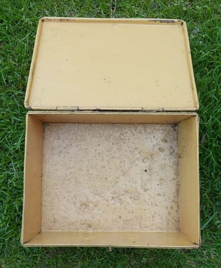 Vintage Militaria  Metal  Case