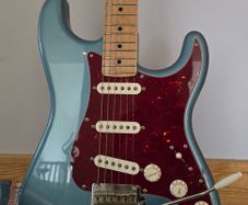 Fender Player Strat