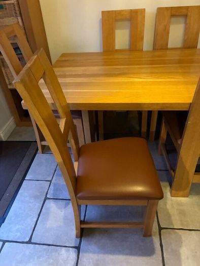 Solid oak Kitchen table with 6 chairs
