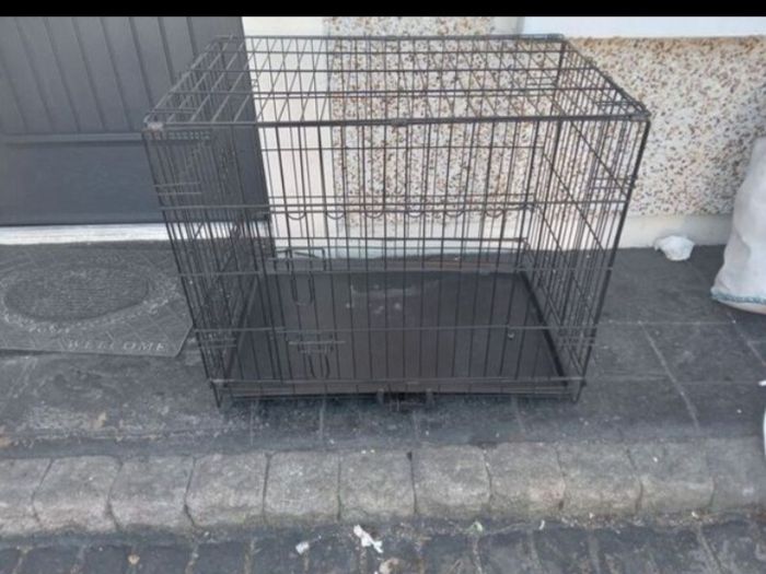 Medium dog cage