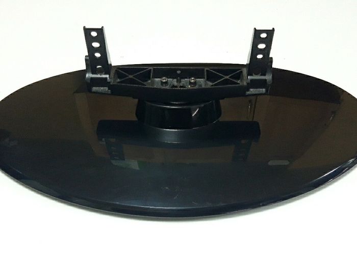 Tv Stand.  In Good Conditions.