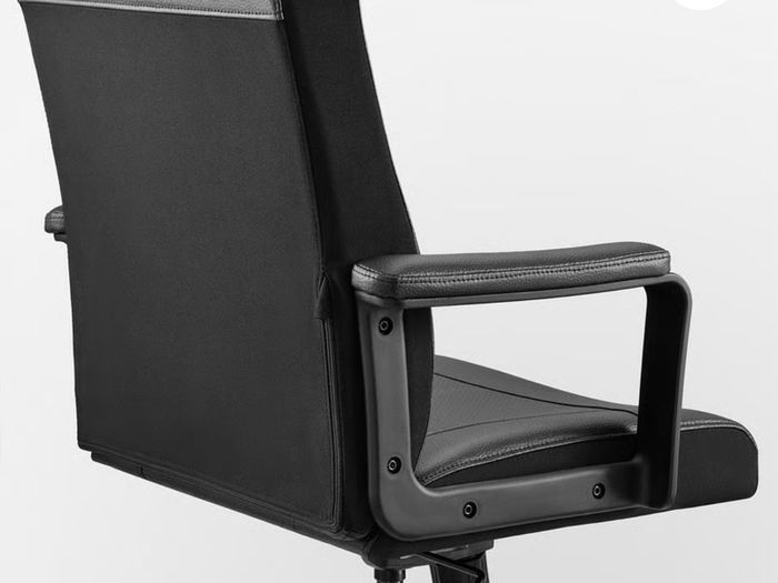 desk chair black