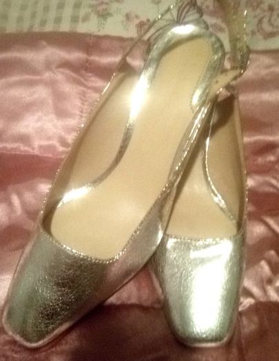 Women's shoes