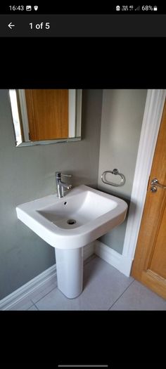 Pedistal sink