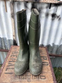 Size 10 steel toe wellington